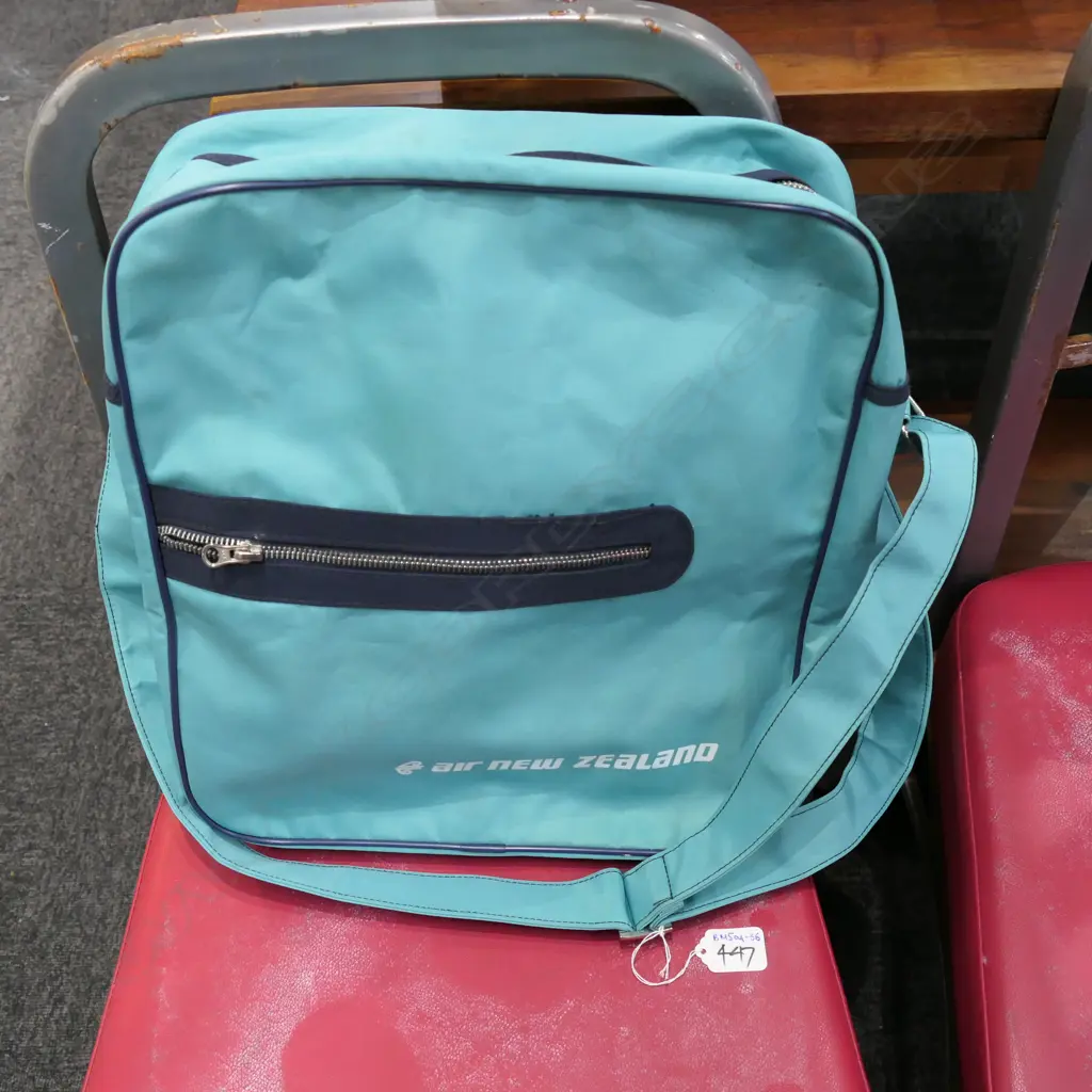 AIR NZ RETRO SHOULDER BAG Image 1++