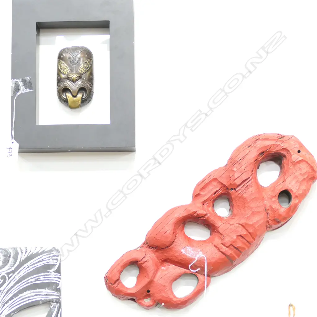 NZ SOUVENIR CARVING & MOUNTED BRASS WHEKU HEAD Image 1++