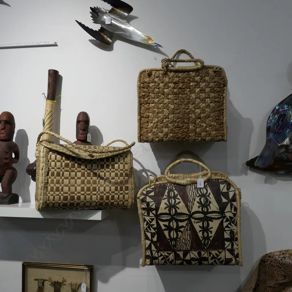 OVEN TAPA BAG,  TWO OTHERS Image 1++