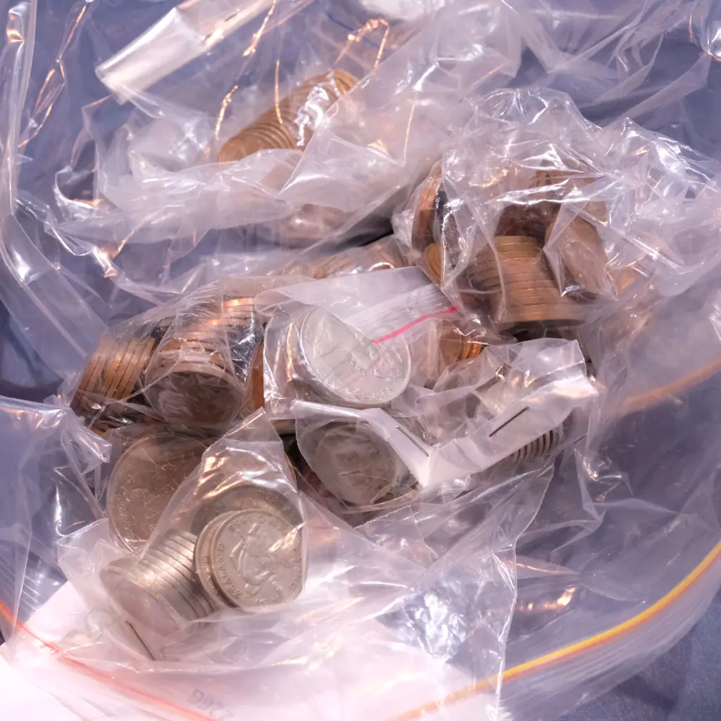 BAG OF VINTAGE NZ COINS AS LISTED Image 1++