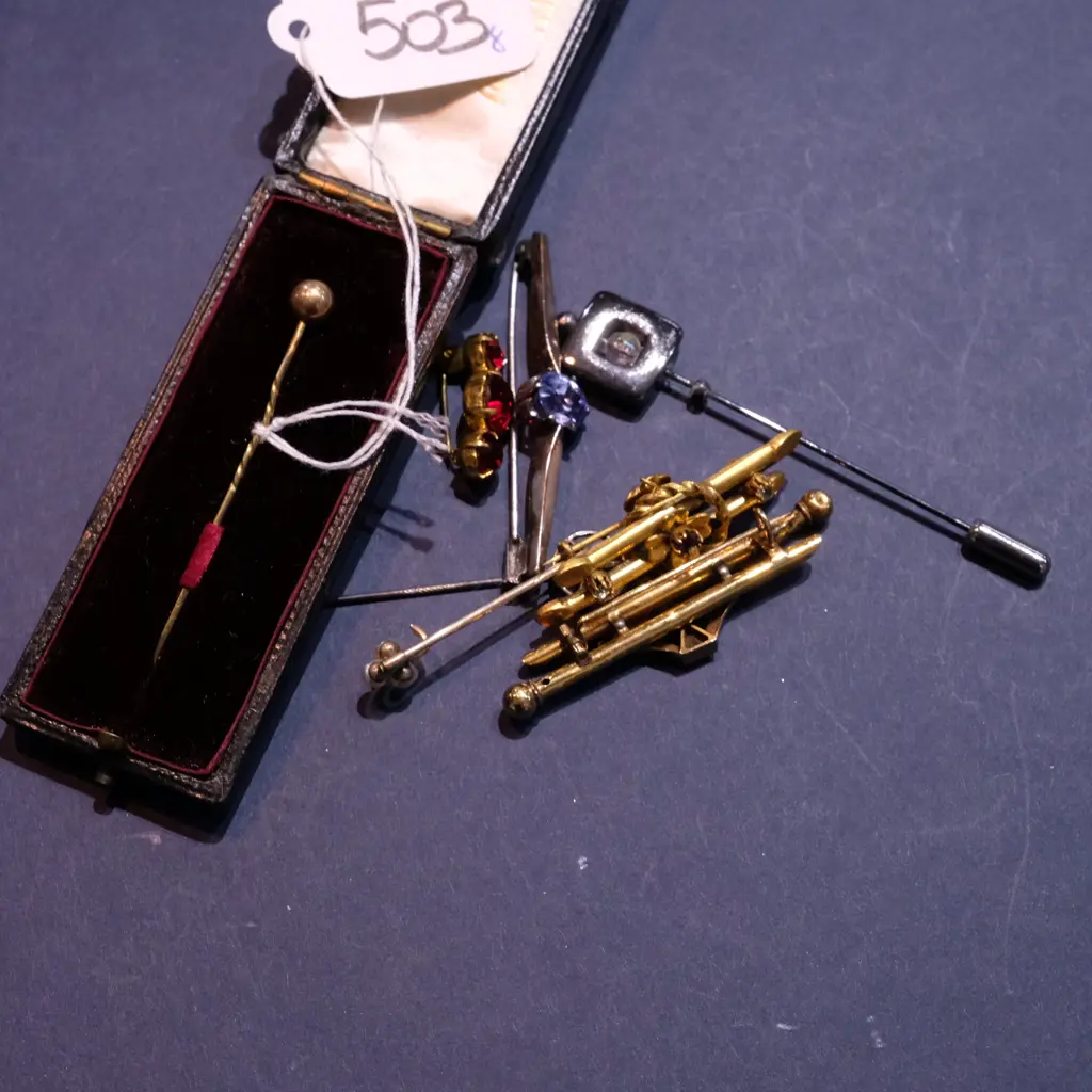 GOOD ASST VINTAGE GOLD? STICK PINS (1 BOXED) Image 1++
