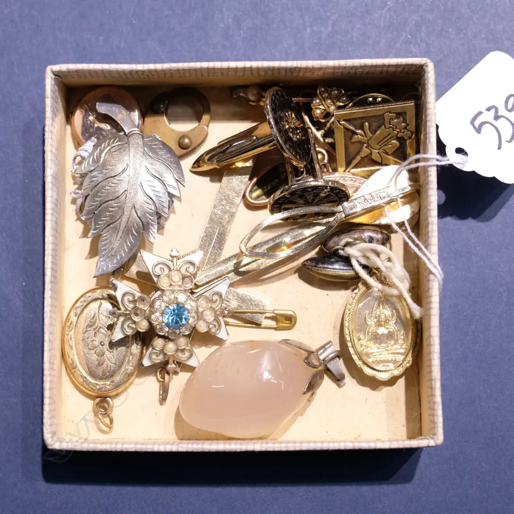 ASST VINTAGE PENDANTS & CUFFLINKS, INCL. RELIGIOUS ICONS Image 1++