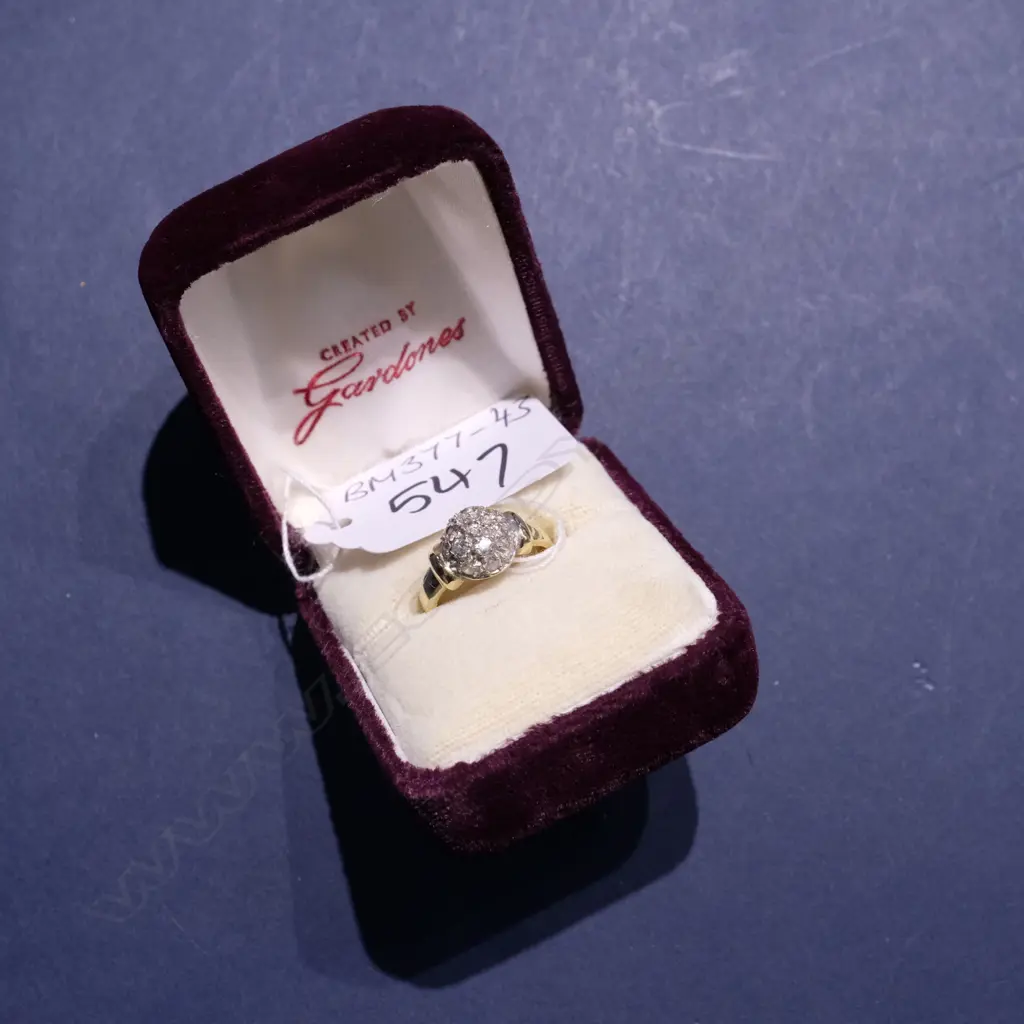 9CT GOLD & DIAMOND RING Image 1++