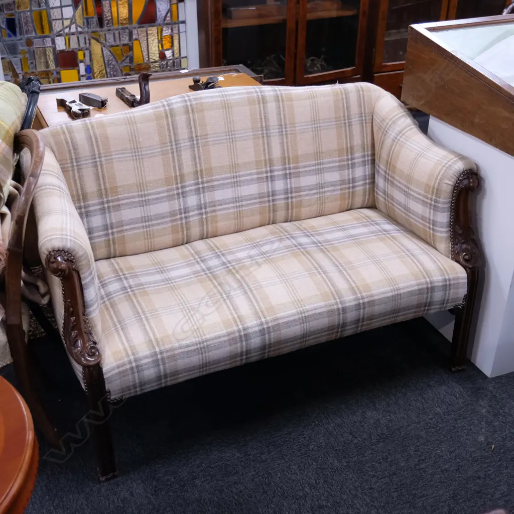 VICTORIAN TWO-SEATER SETTEE Image 1++