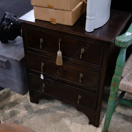 3 DRAWER OAK BEDSIDE CABINET