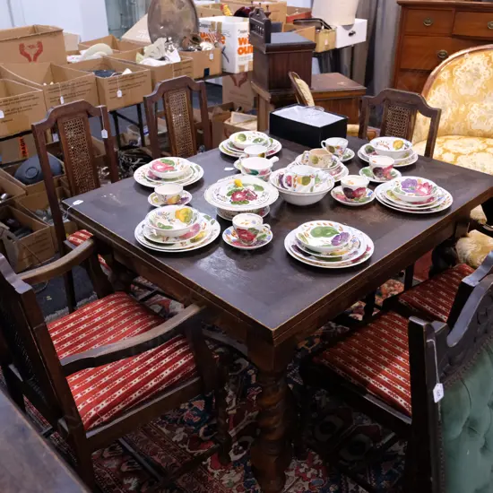 OAK DINING TABLE w BARLEY TWIST LEGS + 6 SIDE CHAIRS & 1 CARVER 