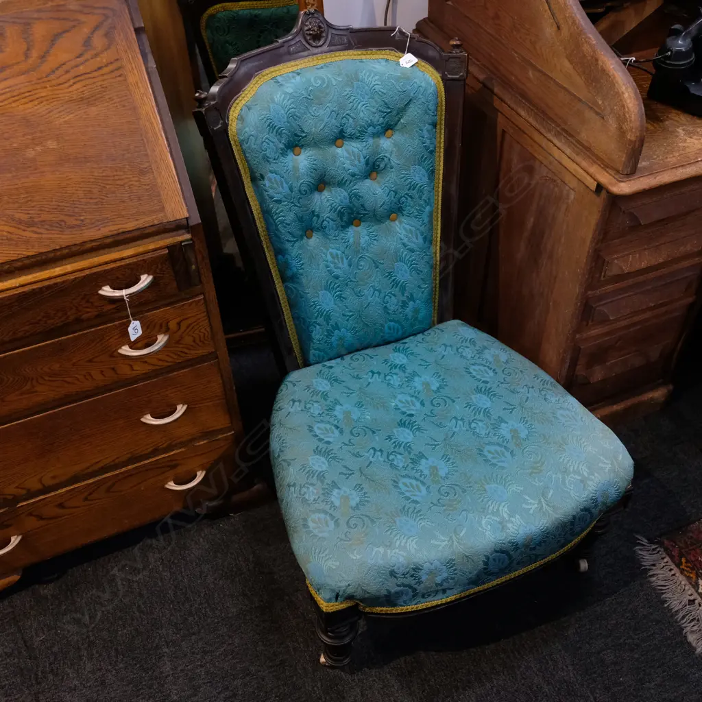 LATE VICTORIAN GRANDMOTHER CHAIR Image 1++