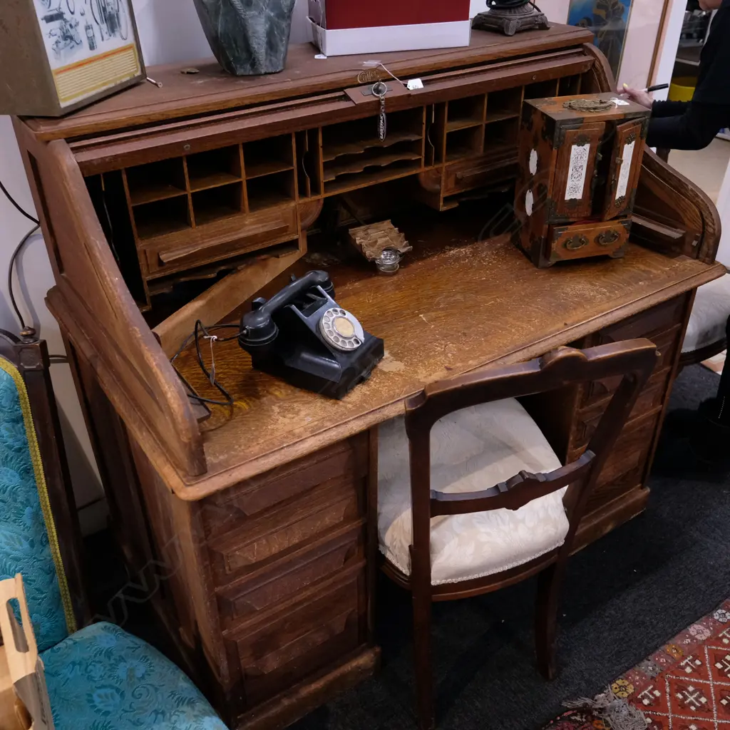 CUTLER ROLL-TOP DESK Image 1++