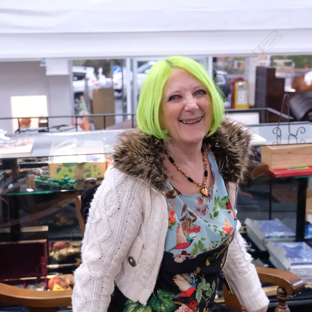 PR OAK UPHOLSTERED ARMCHAIRS H. 900MM Image 1++