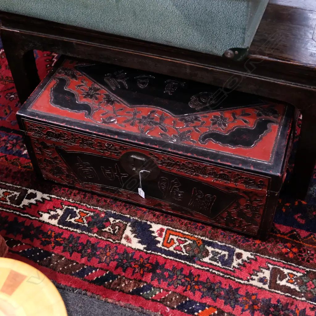 CHINESE LACQUER TRUNK  Image 1++