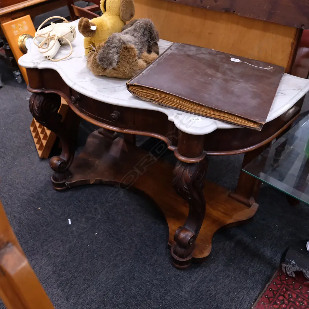 VICT. MAHOGANY SERPENTINE FRONT SIDE TABLE W. 1170MM X H. 735MM Image 1++