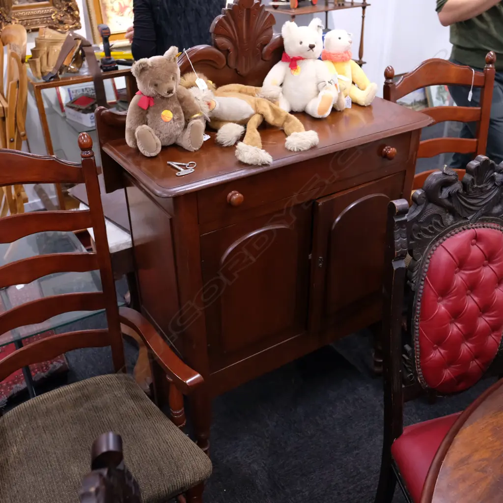 MAHOGANY CHIFFONIER H. 1400MM W. 910MM Image 1++