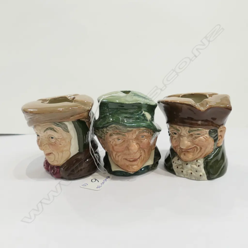 3 R/D CHARACTER ASHTRAYS Image 1++