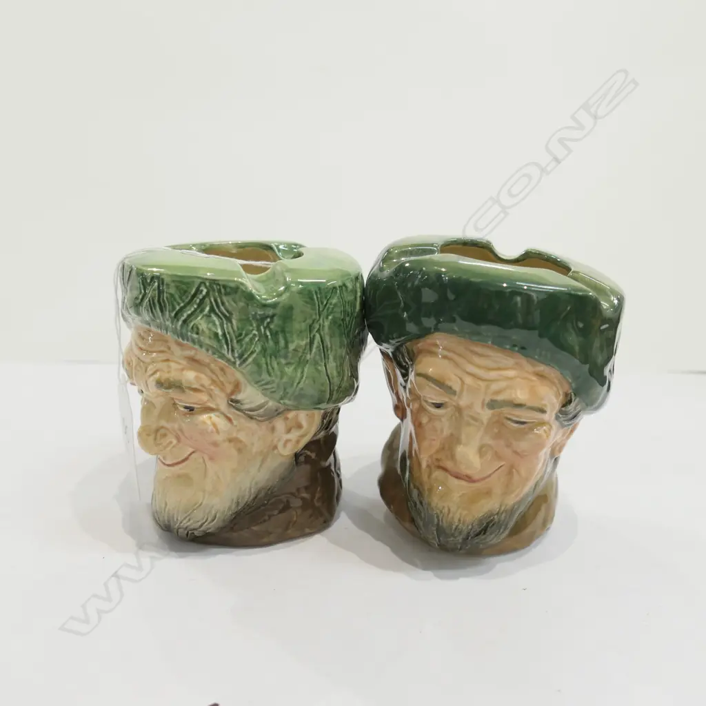 2 R/D CHARACTER ASHTRAYS Image 1++