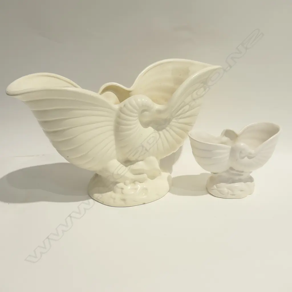 2 CROWN LYNN NAUTILIUS VASES LARGE AND SMALL L 300 MM Image 1++