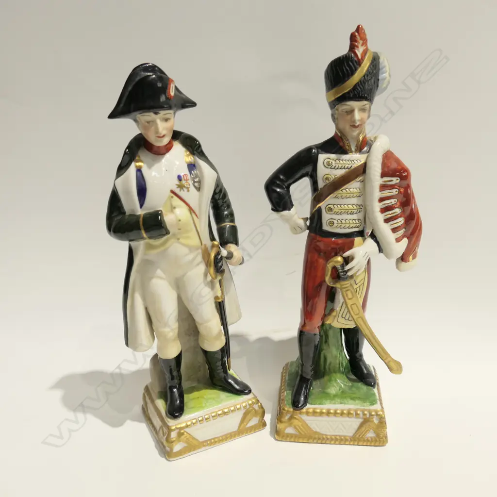 2 PORCELAIN FIGURES NAPOLEON / HUSSAR H. 250MM Image 1++