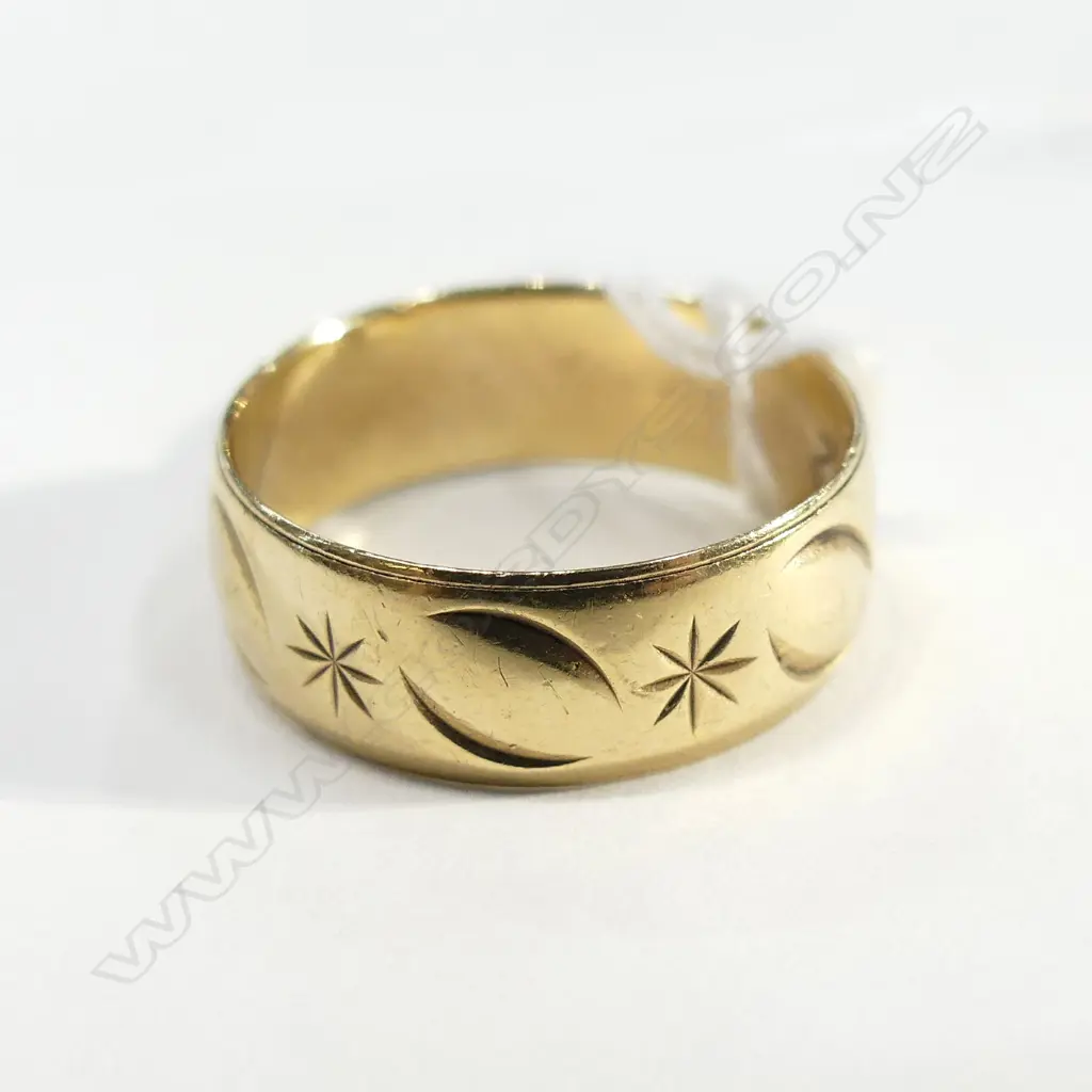 9ct GOLD BAND, 3.2gm Image 1++