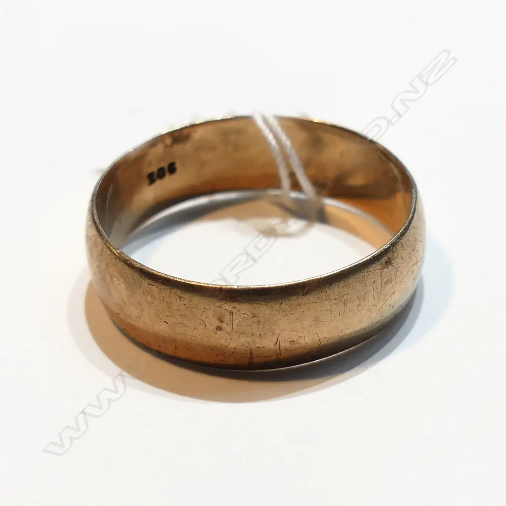9ct GOLD BROAD WEDDING BAND, 5.2gm Image 1++