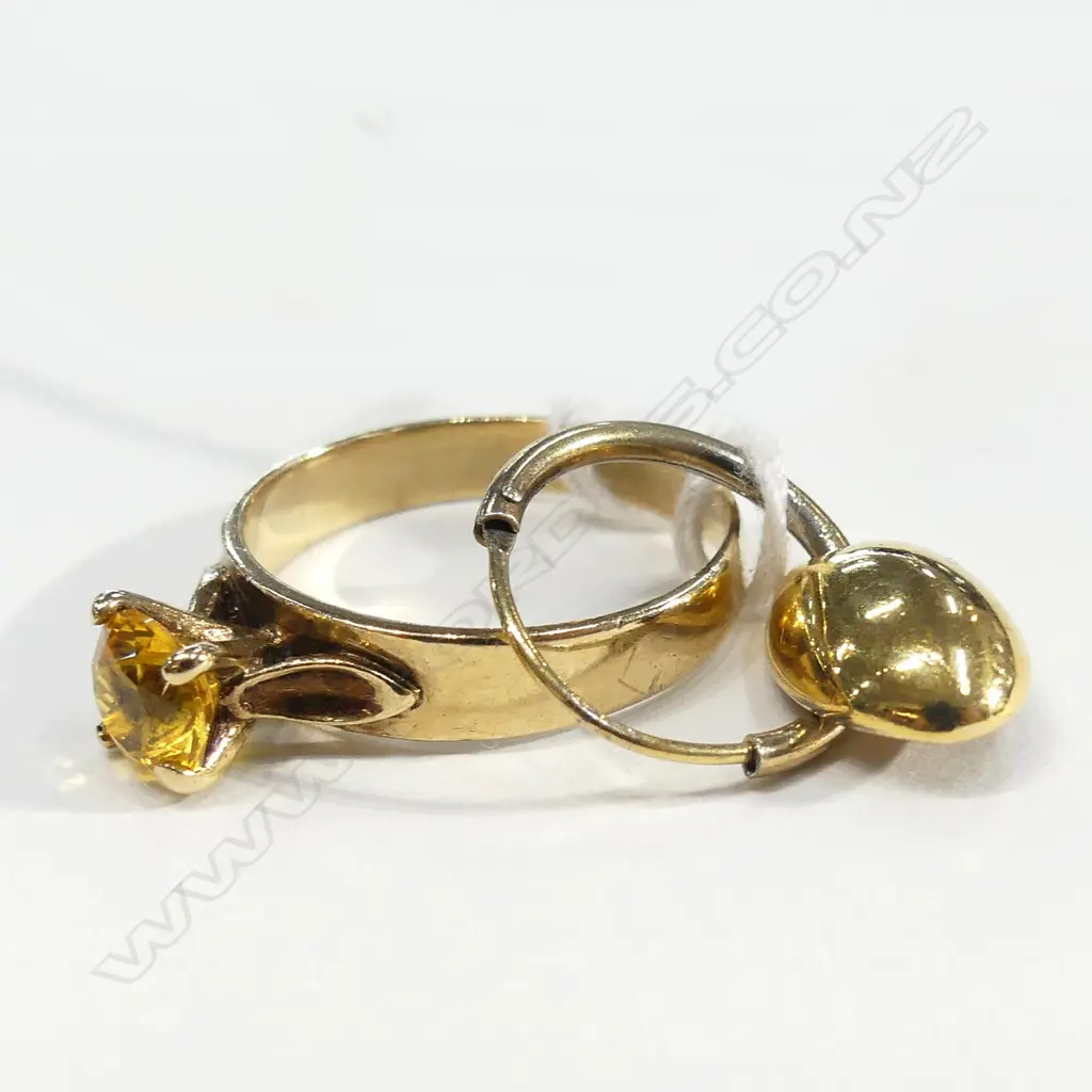 GOLD RING TOPAZ + GOLD EARRING Image 1++