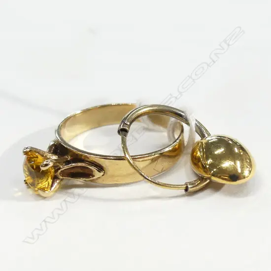 GOLD RING TOPAZ + GOLD EARRING