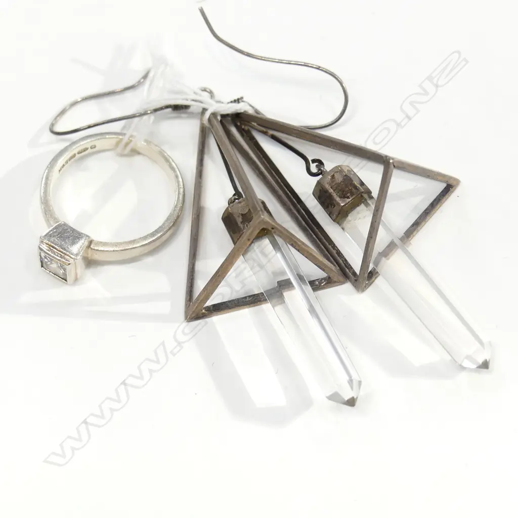 SILVER RING AND CRYSTAL EARRINGS Image 1++