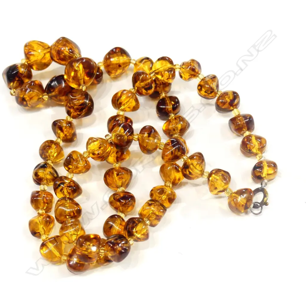 AMBER NECKLACE Image 1++