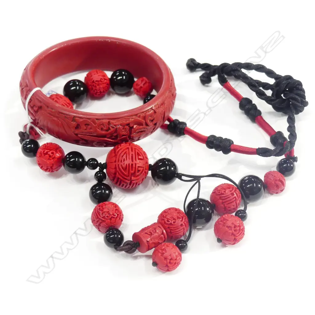 CINNABAR BANGLE AND NECKLACE Image 1++