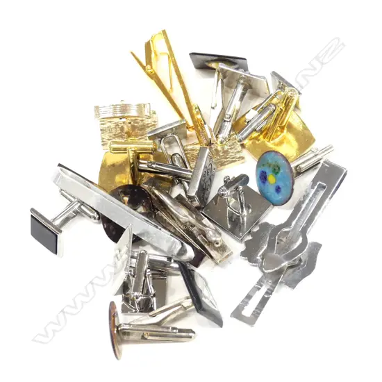 ASSORTED GENTS CUFF LINKS