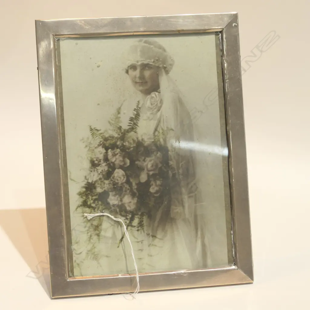 SILVER PHOTO FRAME Image 1++