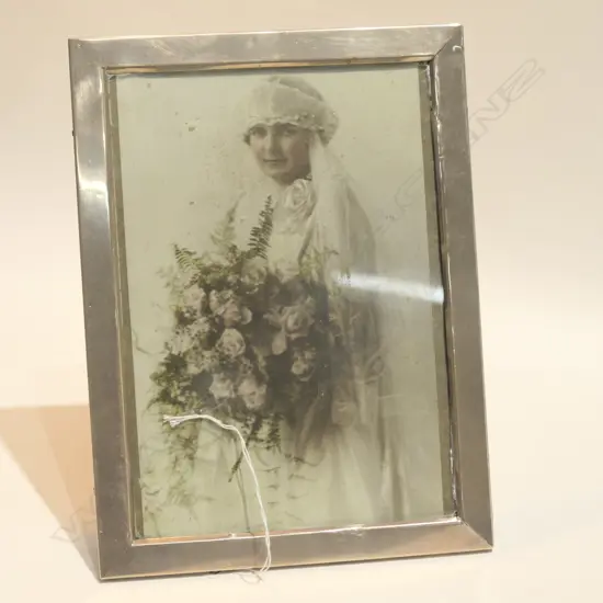 SILVER PHOTO FRAME