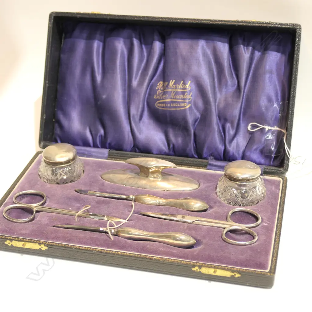 S/S MANICURE SET Image 1++