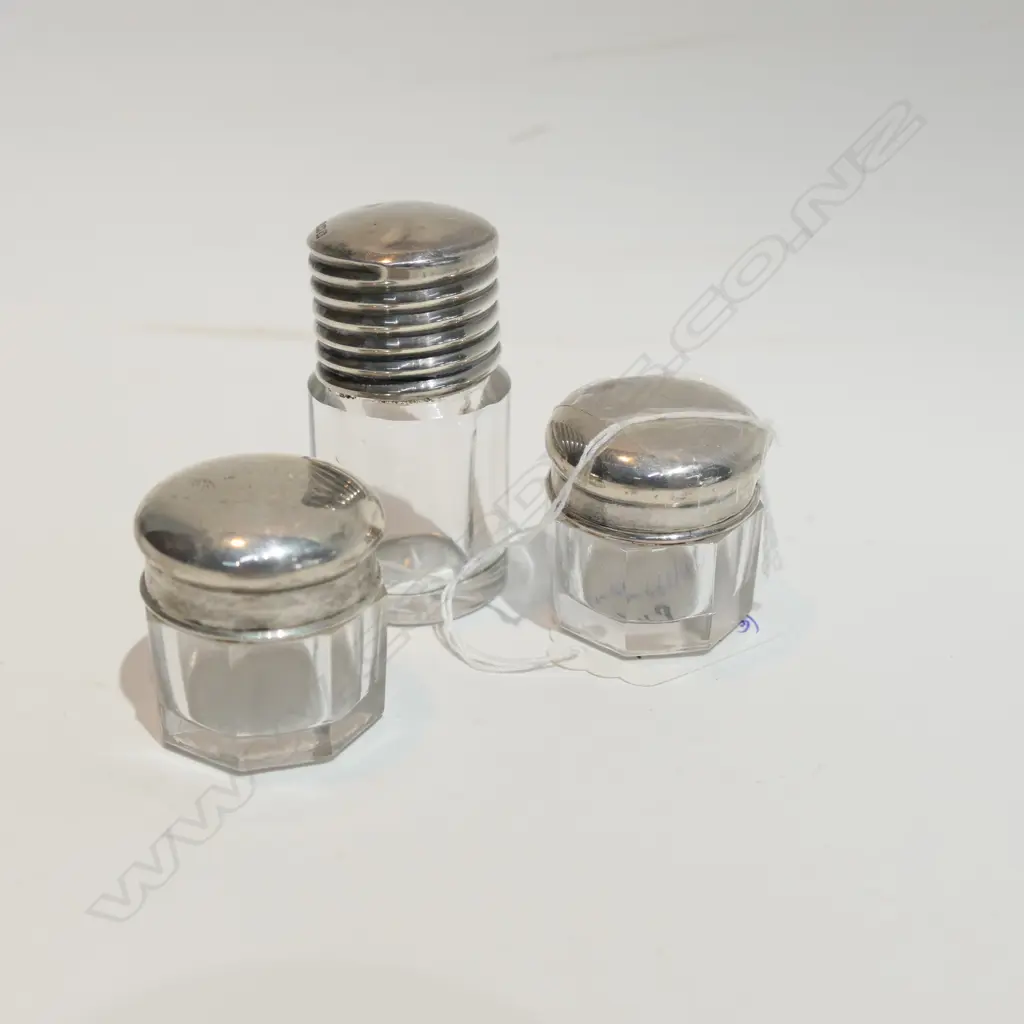 2 S/S TOPPED PATCHBOX AND SCENT Image 1++