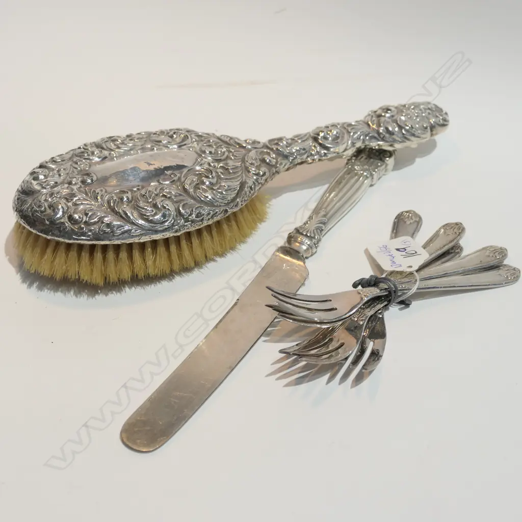 S/S BACKED BRUSH / KNIFE / EPNS CAKE FORKS Image 1++