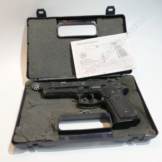 P.BERETTA AIR PISTOL BOXED  (OVER 18YRS ONLY)