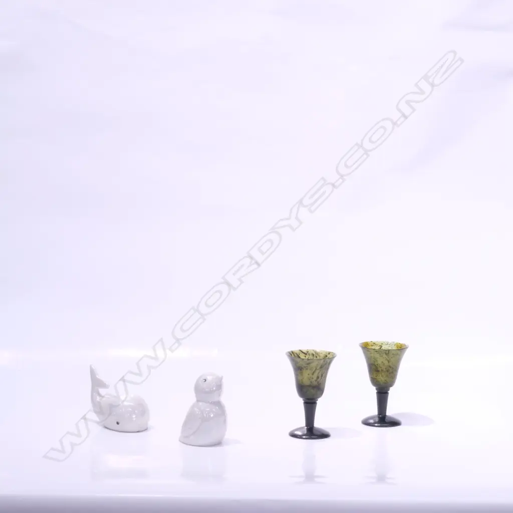 SMALL SPINACH JADE WINE GLASSES & TWO SMALL PEARL GLAZE FIGURES Image 1++