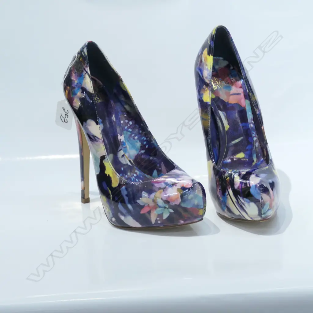 PR TRUTH/DARE HIGH HEELS BY MADONNA SIZE 7 Image 1++