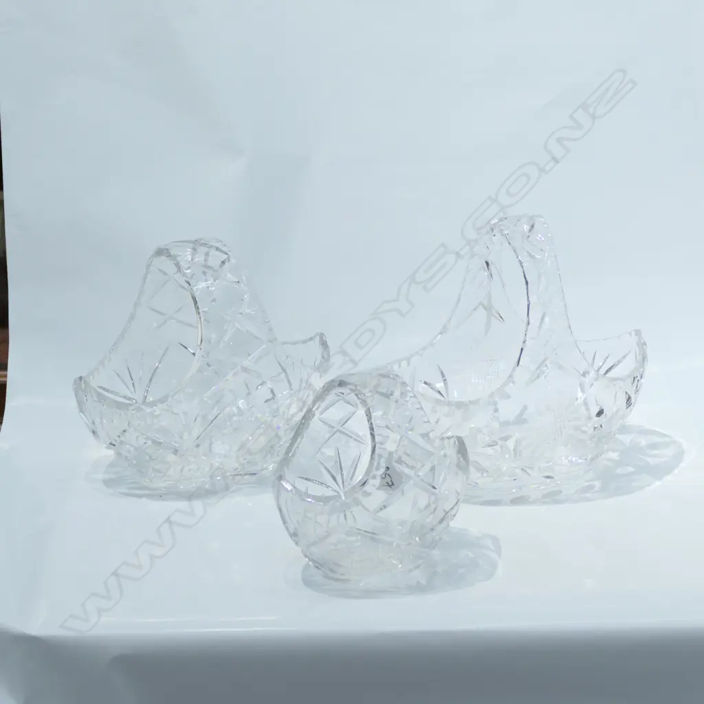 3 ASST CUT CRYSTAL BASKETS H 230 MM Image 1++