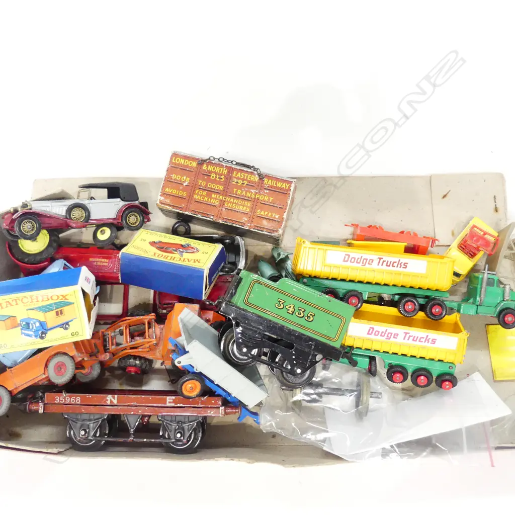 LOT ASST MATCHBOX / HORNBY TOYS Image 1++