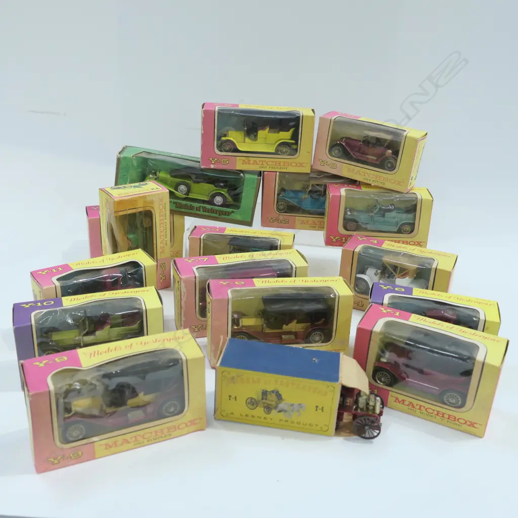 17 BOXED MODELS OF YESTERYEAR; 17389 Image 1++