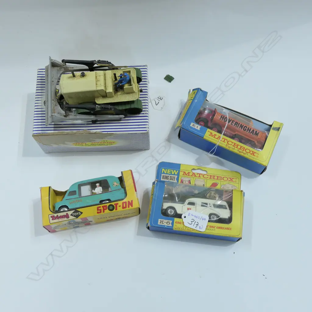 DINKY 961 BULLDOZER / K6 AMBULANCE / K1 TIPPER / TRIANG ICE CREAM TRUCK Image 1++