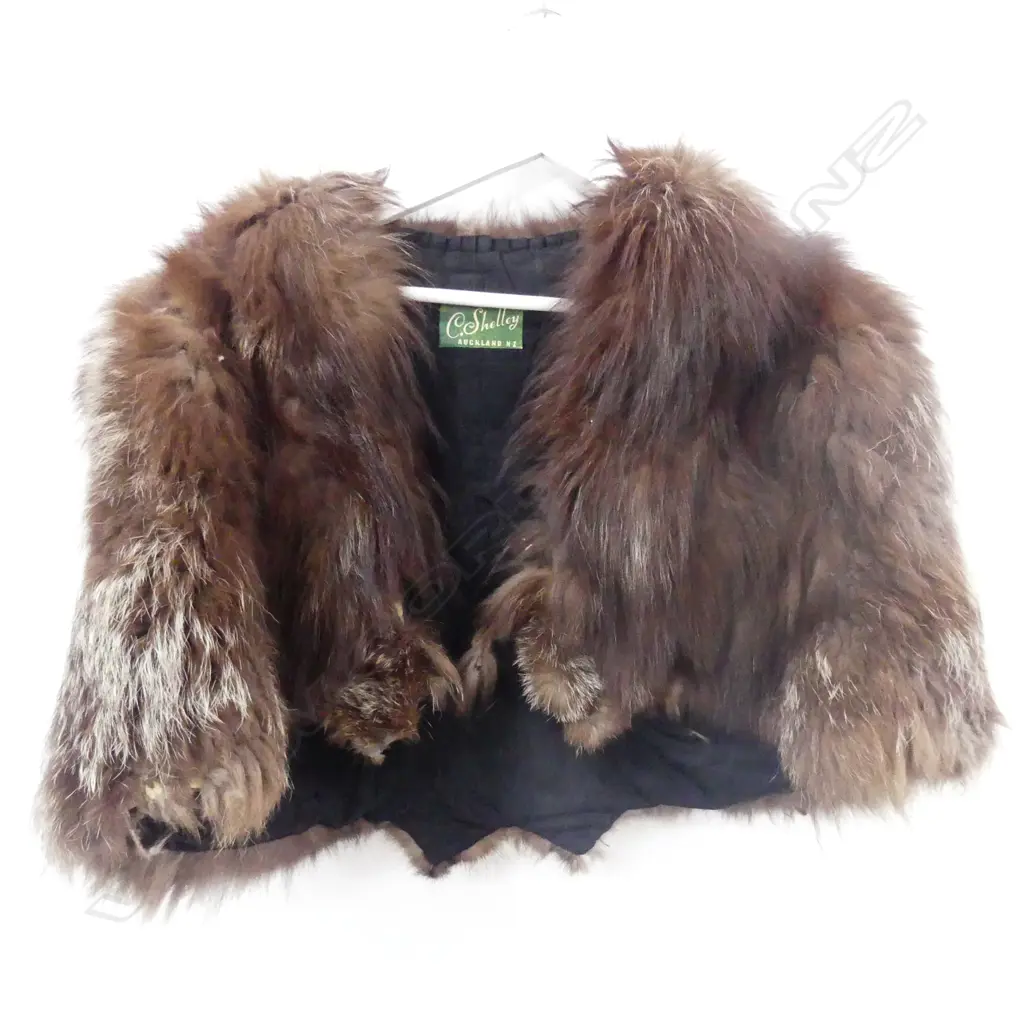 VINTAGE FOX FUR CAPE Image 1++
