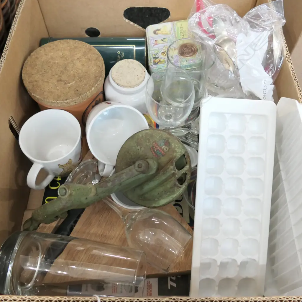 LOT ASST HOUSEHOLD CHINA/BEAN SLICER/EP CUTLERY ETC Image 1++