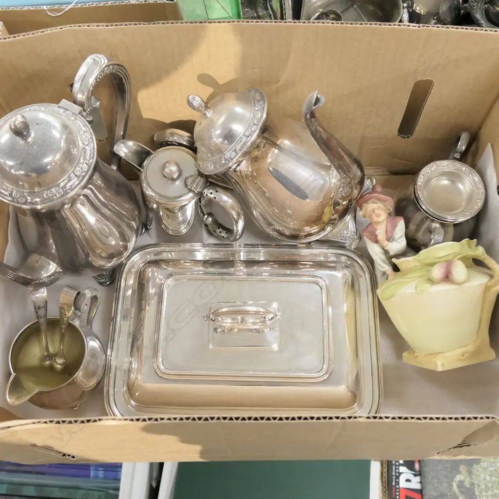 BOX LOT VASE, SERVING DISH, ONEIDA 4 PCE COFFEE SET Image 1++