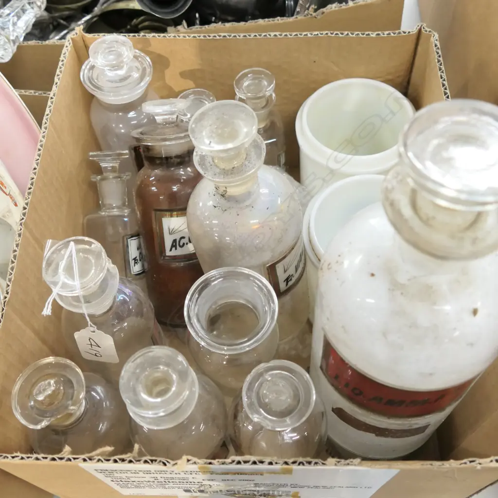 LOT ASST APOTHECARY BOTTLES / JARS / INKWELLS Image 1++