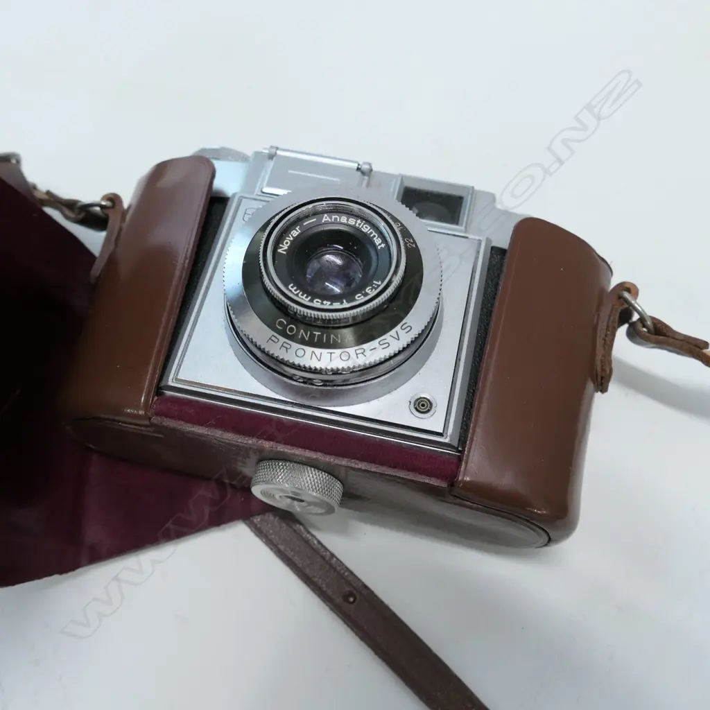 ZIESS IKON CONTINA 35MM CAMERA; 17431 Image 1++