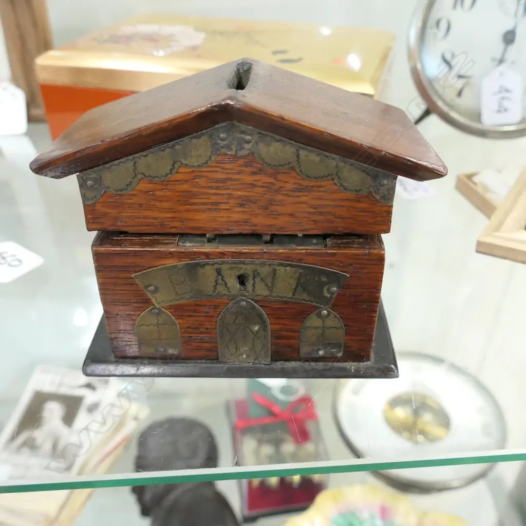 FOLK ART OAK BANK BUILDING MONEYBANK W.120mm Image 1++