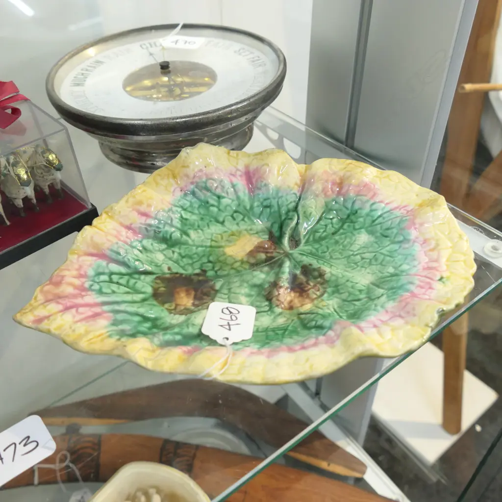 ETRUSCAN MAJOLICA LEAF SHAPED DISH (see http://majolicasociety.com/griffen-smith-hill/) Image 1++