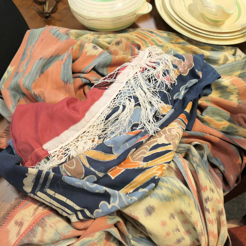 NGAIRE HART ESTATE COLLECTION: TEXTILES: IKAT (2500 x 1080mm), BATIK & APPLIQUE Image 1++