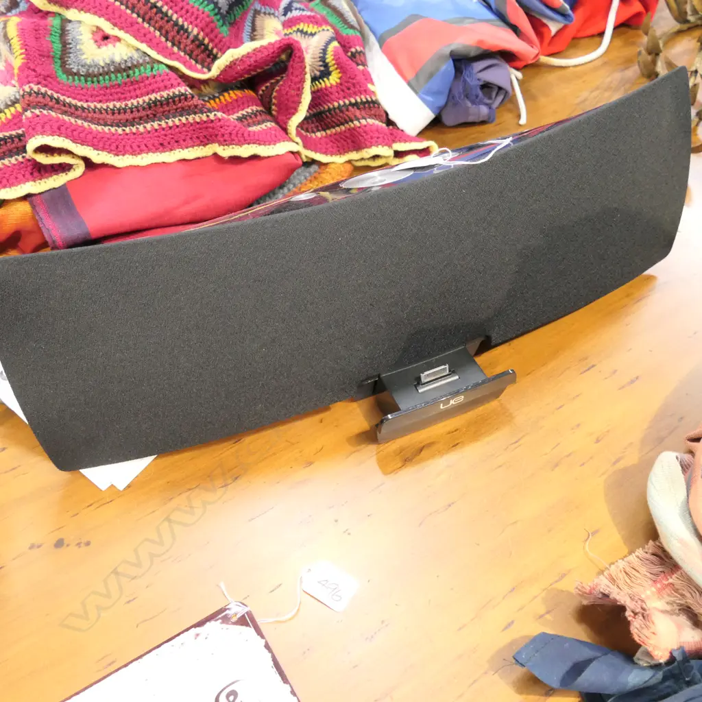 LOGITECH UE AIR SPEAKER W/ POWER ADAPTER Image 1++