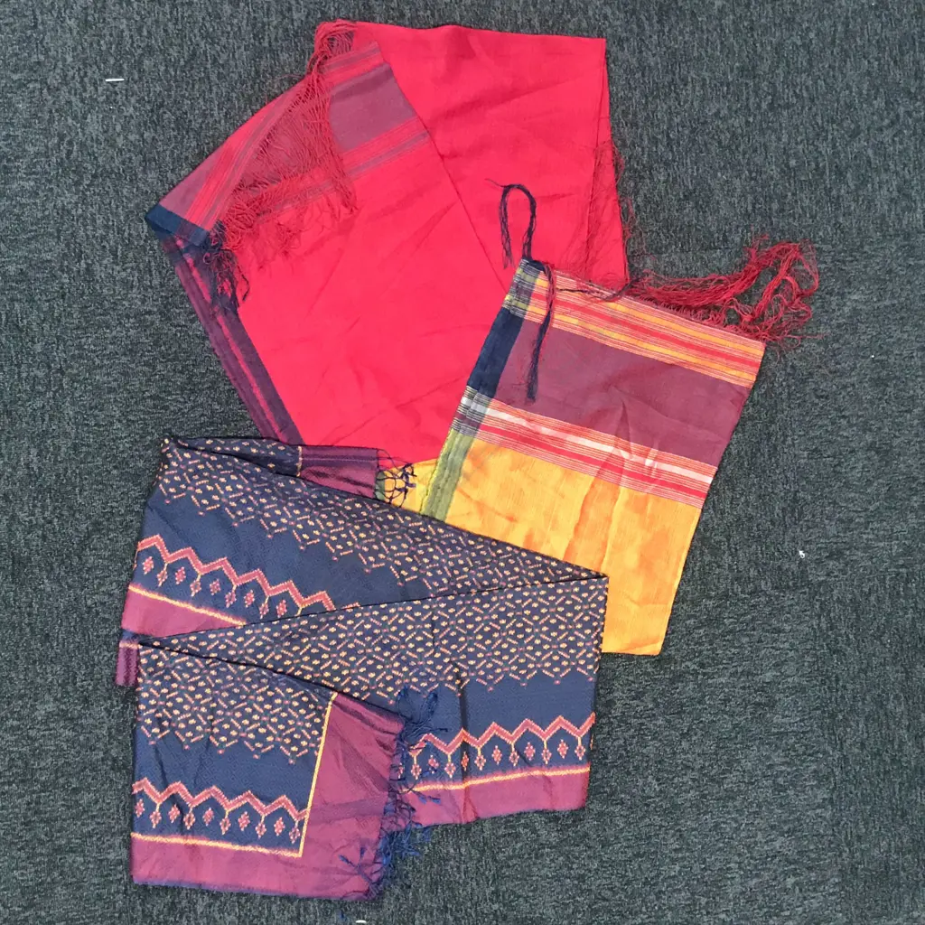 NGAIRE HART ESTATE COLLECTION: TEXTILES: 2 PEGGY SQUARES, 2 SILK RUNNERS Image 1++